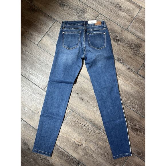 NWT Judy Blue Mid Rise Skinny Fit Blue Stripe Jeans Women’s Size 26‎ - Picture 2 of 7